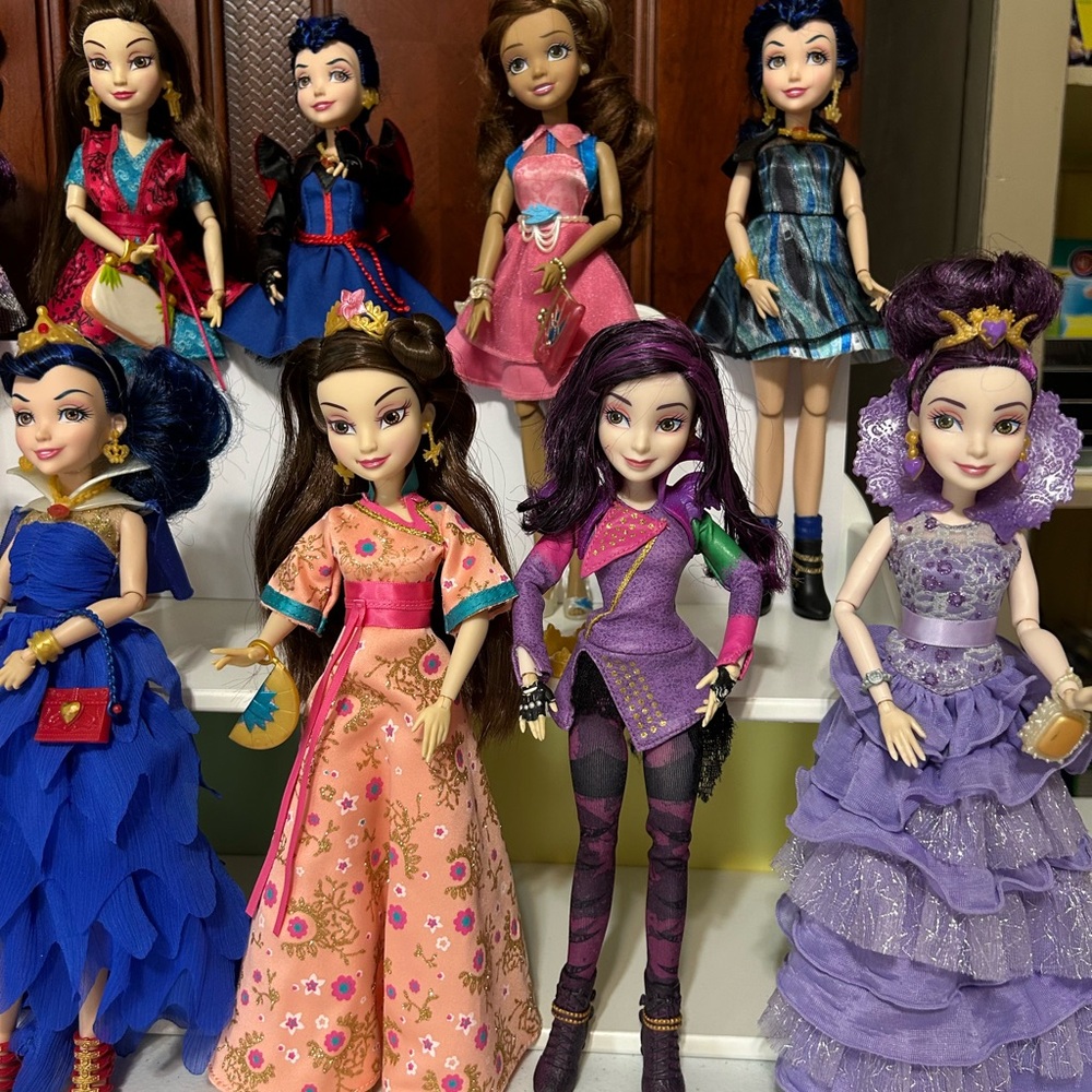 Disney Descendants Doll Collection - Pink, Blue, Purple - Picture 3 of 11